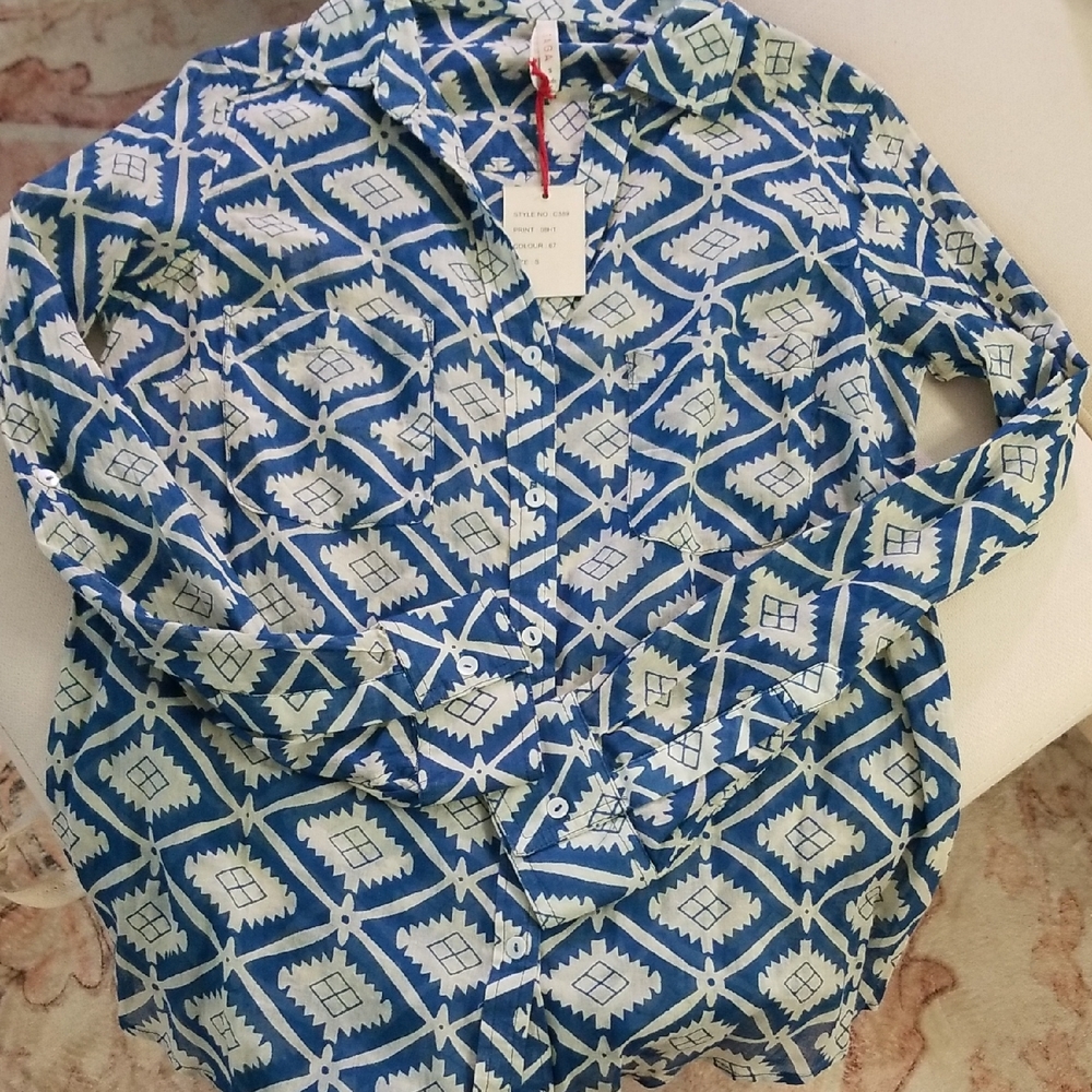 Raga By ANTHROPOLOGIE Blue and White Patterned Button-Up Shirt